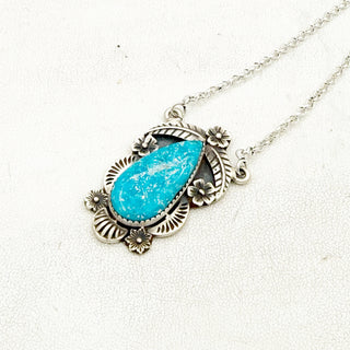 Sierra Bella Botanical Necklace