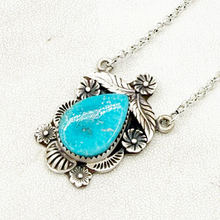 Sierra Bella Botanical Necklace