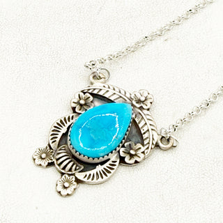 Sierra Bella Botanical Necklace