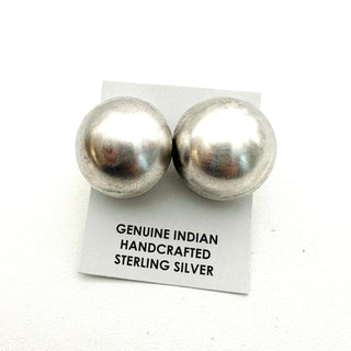 Navajo Pearl Studs