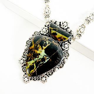 Shattered Fire Ribbon Blackjack Necklace