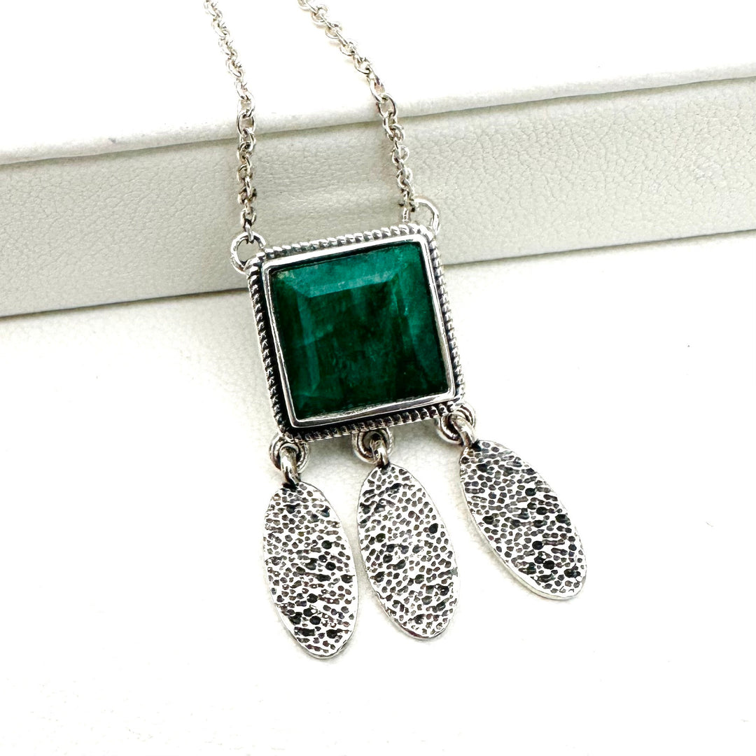 Crown Jewel Everyday Necklace - Green Sapphire