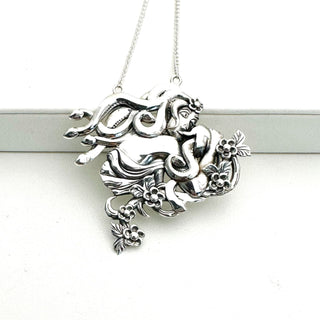 Medusa, the Defiant Beauty - Necklace